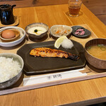 釜炊近江米 銀俵 - 銀鮭の麹漬け定食