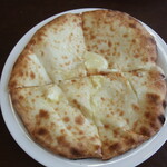 インド&ネパール料理 ナンハウスシリス - チーズナンお代わり