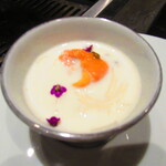 北海道焼肉 北うし - 【前菜】ホワイトアスパラの冷製スープ(キャビアと治療した雲丹) ・ツブのテリーヌ・和牛テールのリエット