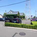 コロポックル - 店舗外観、駐車場