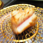 北海道焼肉 北うし - 【アミューズスペシャリティ】毛蟹の春巻き(牛ミノを毛蟹ソースで) 