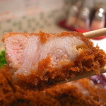 丸山吉平 - のたうつ肉繊維と脂身が最高の肩ロースカツ（2013年2月27日）