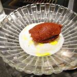 北海道焼肉 北うし - 【甘味】蕗の薹のチョコレートムースとホアジャオ(花椒)ミルク