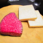 北海道焼肉 北うし - 【特選２】3週間熟成/知床和牛ヒレのステーキサンド