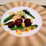 中国料理 陽明殿 - 私のメイン バルサミコ酢豚 パイナップルと野菜を添えて(^^)d