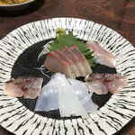 Sushidokoro Iwanari - お造り(石鯛甘鯛ヒラマサ真イカ)甘鯛2切れ食べちゃった