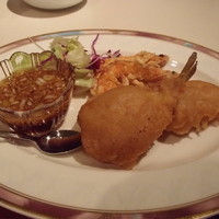 中国料理 四川 - 揚げ物二種の盛り合わせ
                  （河豚の中華天麩羅、脱皮海老の唐揚げ）
