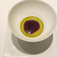 カンテサンス - ココナッツクリーム　ピスタチオオイル　　エスプレッソソース