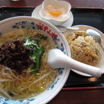 阿里山城 - 担子麺＋半炒飯のセット　９００円