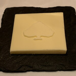 レストラン・モリエール - バターにも一工夫