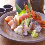 Assorted 5 types of sashimi “Hana”