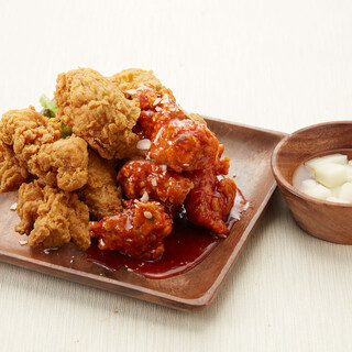 Juicy and strong-tasting Korean chicken with a wide variety of flavors