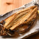 Charcoal-grilled dried fatty mackerel