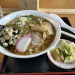 道の駅 おおえ - ラーメン600円漬物有り