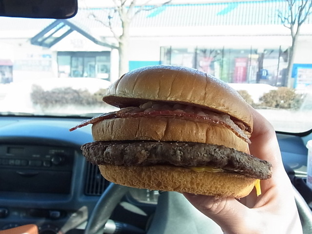 マクドナルド 298花巻店 - 花巻（ハンバーガー）の写真