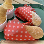 Keishoku Baitem Miruku Horu - カラフルソフトクリーム、揚げパン（砂糖）