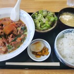 ことぶき食堂 - もつ煮ライス　６５０円