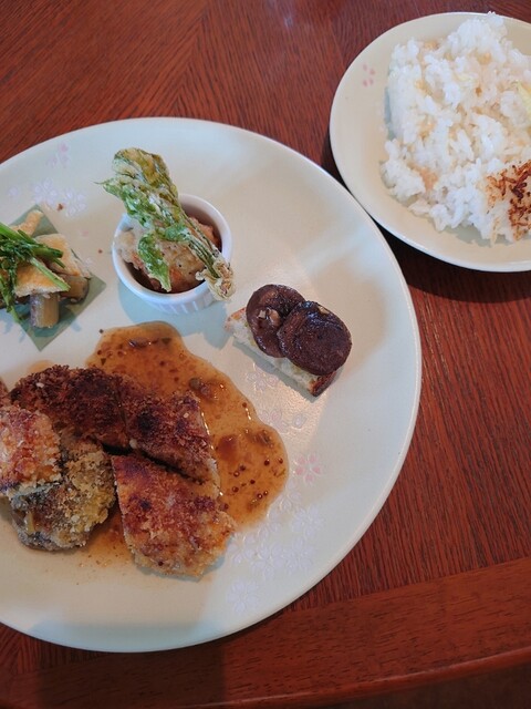 サクラダイニング（桜・大ning） - 泉外旭川（食堂）の写真