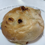 オイシイパンヤ - レーズンバターパン