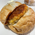 オイシイパンヤ - コロッケパン