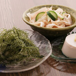 Okinawafuu Izakaya Kizuna - 海ぶどう・ジーマーミ豆腐・ミミガーポン酢