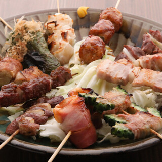 Enjoy the juicy Yakitori (grilled chicken skewers) grilled over Binchotan charcoal!