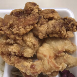 元祖からあげ本舗 かんべや - 醤油・旨塩あいもり弁当：醤油からあげ×２個・旨塩からあげ×２個
