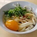 三嶋製麺所 - 熱い(小)、生卵、ねぎ