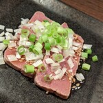 こばこ - 牛レバ刺し