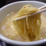 らーめん山頭火 - とろ肉8枚ラーメン(塩) <麺>