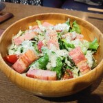 Madre ハーブとスパイス料理のワイン食堂 - Madre-マドレ-コース (100分飲み放題付)5.000円から厚切りベーコンのシーザーサラダ