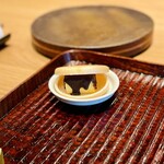 すし処 ひさ田 - 吉田牧場チーズケーキ最中