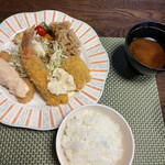 ちかさんの手料理 - レディース•スペシャル　チキンカツ、車エビフライ、天然ホタテフライ　¥1.850円