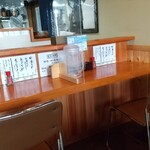 きく屋 - カウンター席２ (丁度空いたのでパチリ)