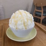 甘味 イコマヤ - みつばちミルクかき氷