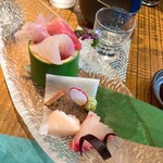 酒菜庵 ちゃぼうず - お刺身盛り合わせ。美しいな。