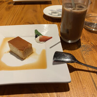 トラットリア ダイ パエサーニ - デザート　硬めのプリン