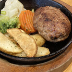 立飲みカドクラ - 鉄板ハンバーグ