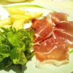アルティスタ， - パルマ産生ハムとトルタフリッタ　ハーブサラダ添え