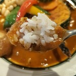 Rojiura Curry SAMURAI. - スープはトロみが強め、ライスは白米と玄米の合わせ炊き