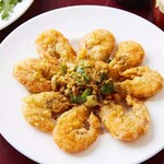 Deep-fried shrimp with shells and spices