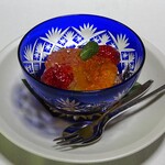 山ばな平八茶屋 - 若狭懐石：水物（苺、せとか、メロン 白ワインとザクロのジュレがけ）
