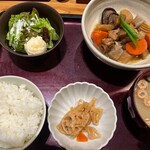 博多もつ鍋 やまや - 博多がめ煮定食1400円