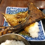 Binchousumi Biyaki Jige - 鮪かま炭火焼（小）