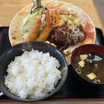 Bishoku Kicchin Fu Ji Ji - エビフライハンバーグ定食1250円