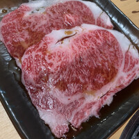 近江うし焼肉 にくTATSU 銀座店 - 極上ロースの焼きすき