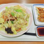 リンガーハット - 野菜たっぷり皿うどん ＆ 餃子