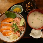 おいなり食堂 - サーモンねぎとろ丼