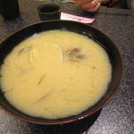 すしざんまい - 奥のおちょこと比較、かなりデカイ。