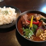 Supukaresamurai - 炙りバックリブチャーシューと半熟卵のスープカレー(1300円)